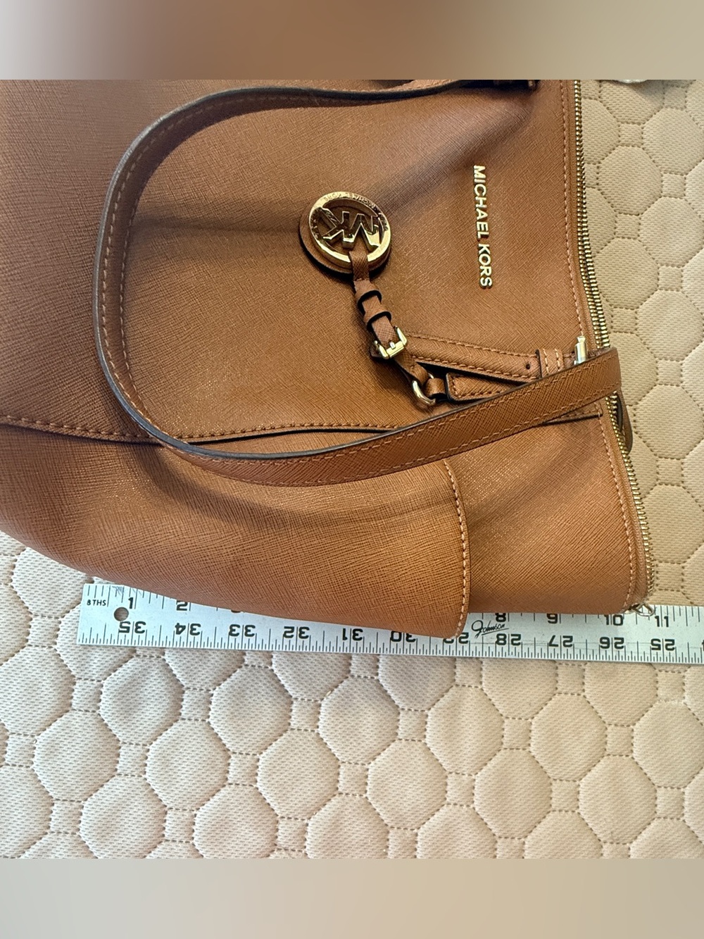 Michael Kors Jet Set Travel
Saffiano LeatherTote in 
Luggage Brown EUC like new! - Picture 15 of 17
